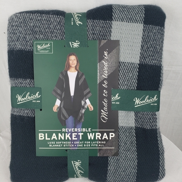 NWT Woolrich Black And Gray Plaid Reversible Blanket Wrap - Picture 3 of 4